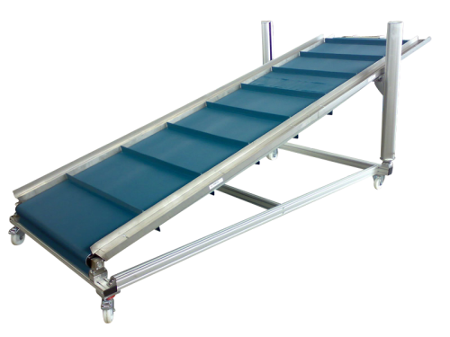 Förderband mit elektr. Hubsäulen zur Neigungsverstellung